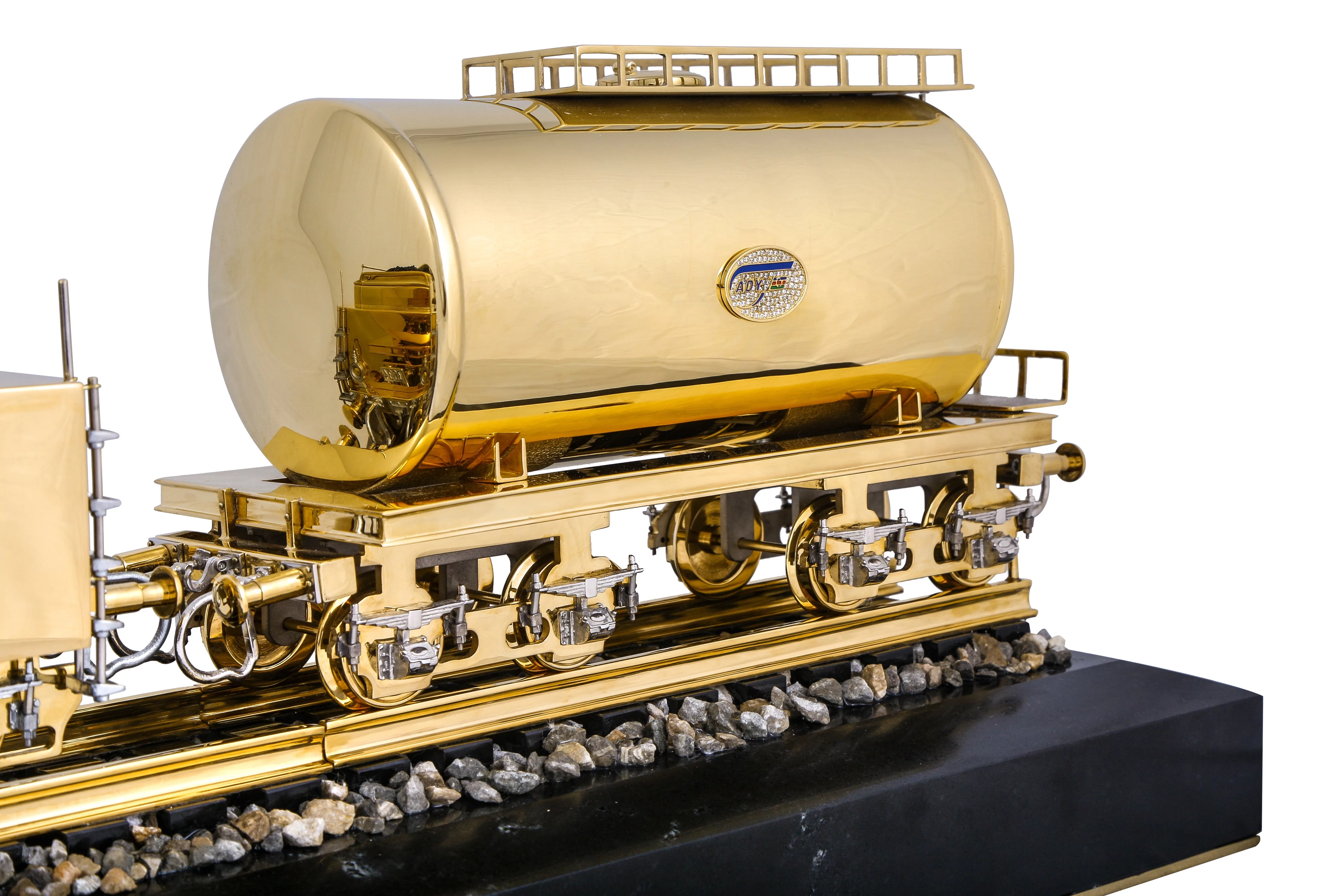 P35A8705-3